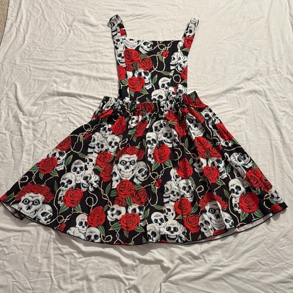 Skull and Rose Dress - Black and Red - Picture 2 of 5